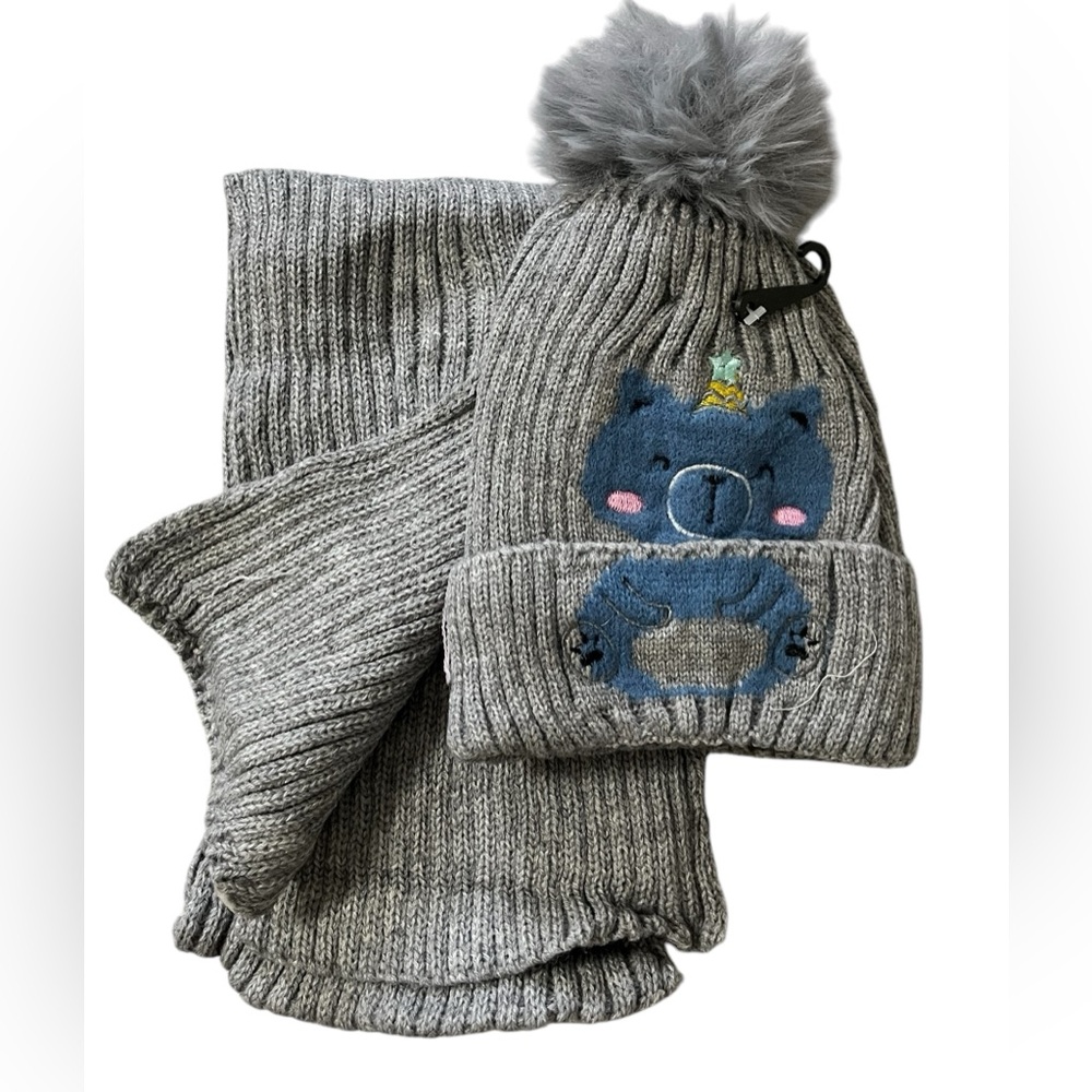 COPY - ADORABLE ANIMAL HAT AND SCARF SET FOR CHILDREN NWT